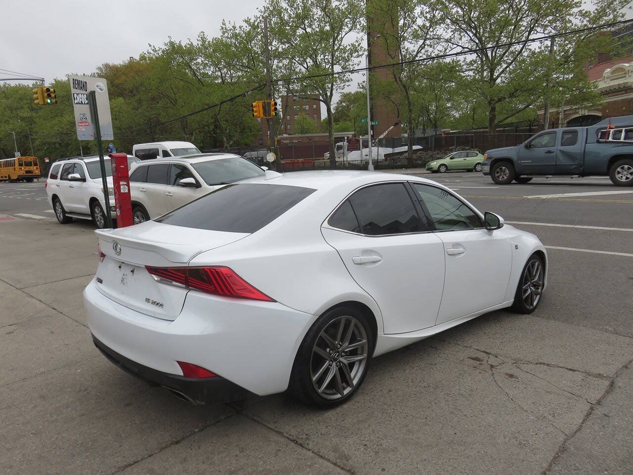 Used 2017 Lexus IS 200t F Sport w/ F Sport Package RWD image 4