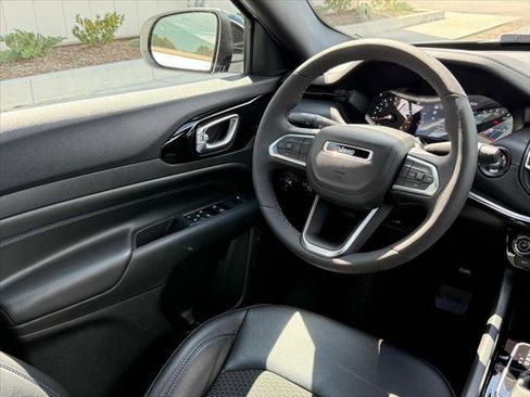 Certified 2026 Jeep Compass Latitude AWD/4WD image 10