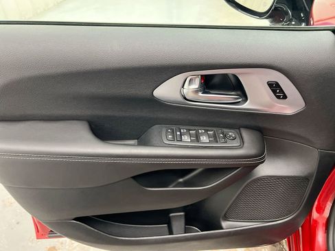 New 2026 Chrysler Pacifica Limited image 22