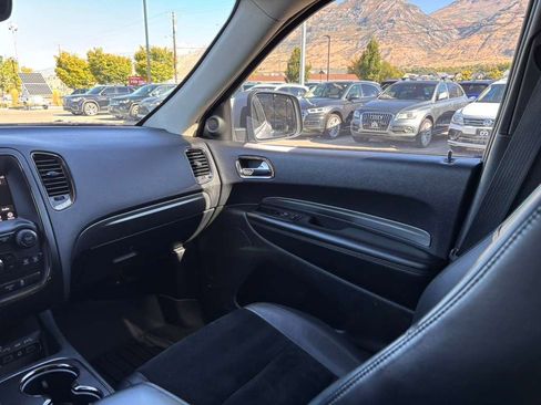 Used 2018 Dodge Durango GT image 33