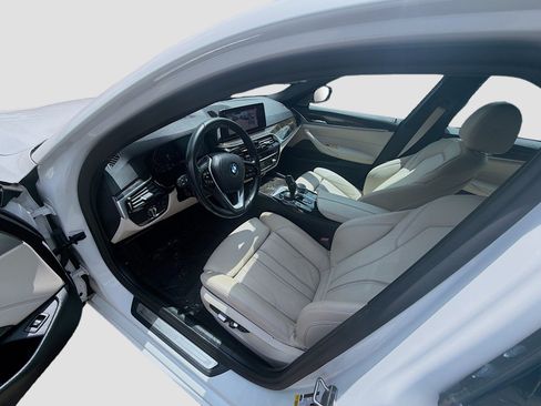 Used 2021 BMW 530i w/ Premium Package RWD image 19