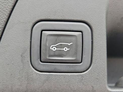 Certified 2021 Buick Envision Essence w/ Sport Touring Package FWD image 10