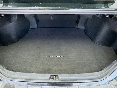 Used 2018 Toyota Camry XSE image 18