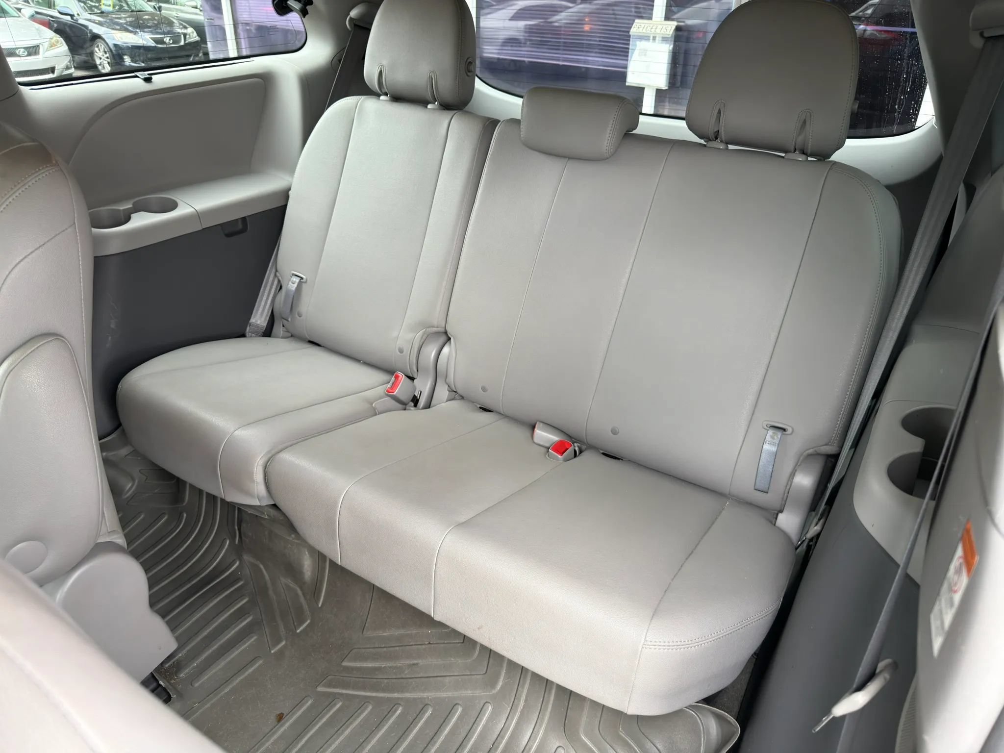 Used 2017 Toyota Sienna XLE Premium FWD image 42