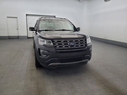 Used 2017 Ford Explorer XLT w/ Equipment Group 202A AWD/4WD image 14