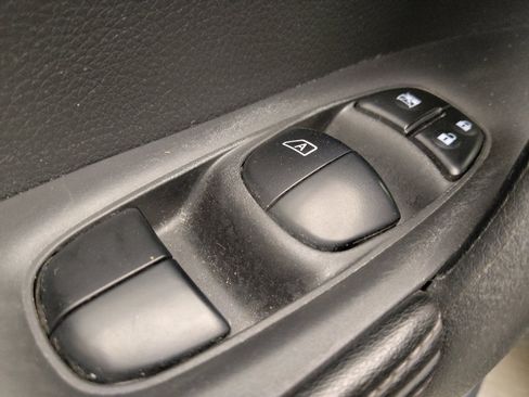 Used 2018 Nissan Rogue SV FWD image 27