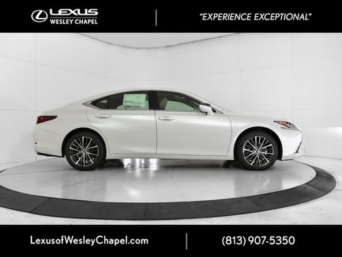 New 2025 Lexus ES 350 w/ Premium Package image 2