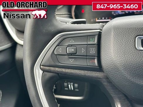 Used 2023 Jeep Grand Cherokee L Limited AWD/4WD image 19