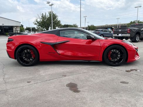 Used 2025 Chevrolet Corvette Z06 w/ Battery Protection Package image 8