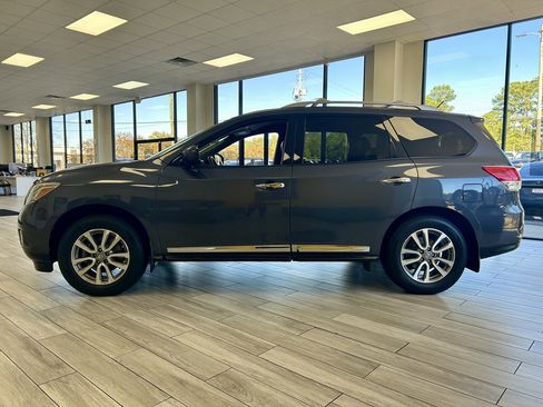 Used 2013 Nissan Pathfinder SL image 4