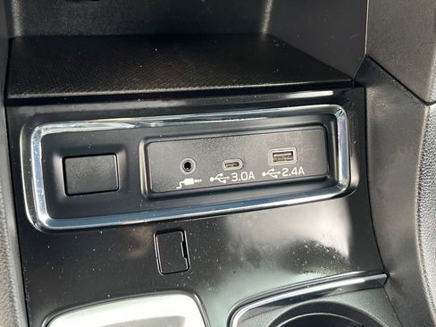 Used 2024 Subaru Ascent Premium w/ Convenience Package image 32