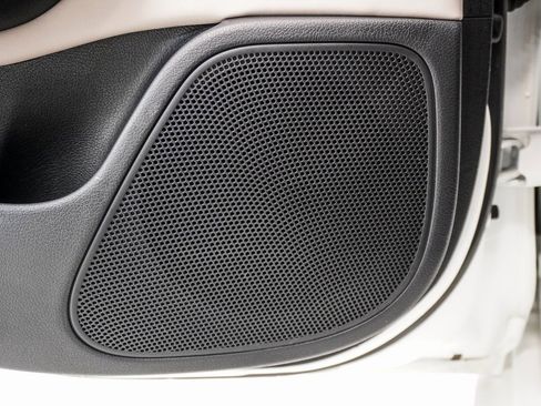 Used 2019 Kia Stinger GT2 image 12