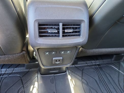 Used 2022 Chevrolet Equinox Premier image 39