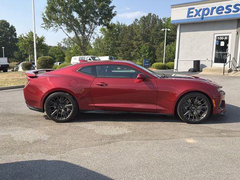 Used 2018 Chevrolet Camaro ZL1 RWD image 13