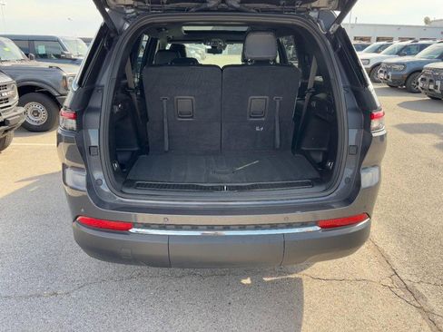 Used 2024 Jeep Grand Cherokee L Limited w/ Luxury Tech Group II image 4