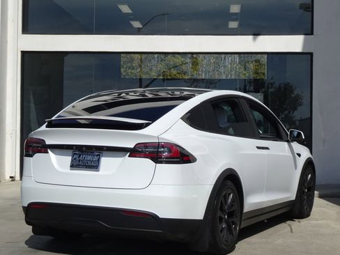 Used 2023 Tesla Model X image 9