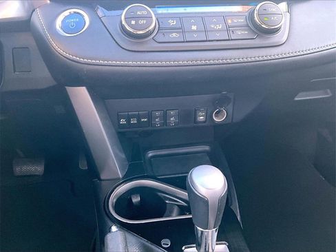 Used 2016 Toyota RAV4 Limited image 28