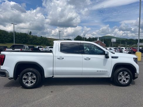 Used 2025 GMC Sierra 1500 SLT AWD/4WD image 6