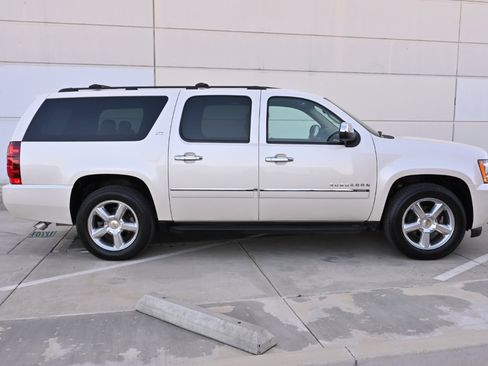 Used 2013 Chevrolet Suburban LTZ RWD image 8