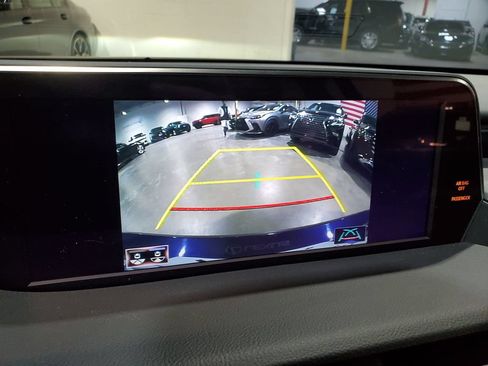 Used 2019 Lexus ES 350 w/ Premium Package FWD image 29