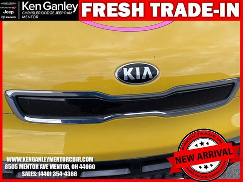 Used 2016 Kia Soul + FWD image 13