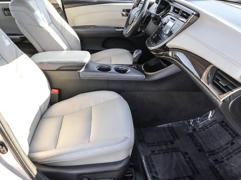 Used 2014 Toyota Avalon Limited image 34