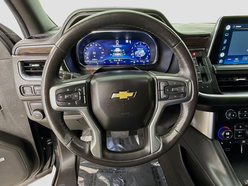 Used 2022 Chevrolet Suburban LT image 11