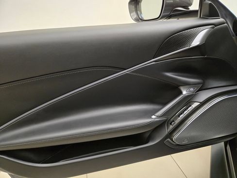 Used 2022 Ferrari Roma RWD image 33