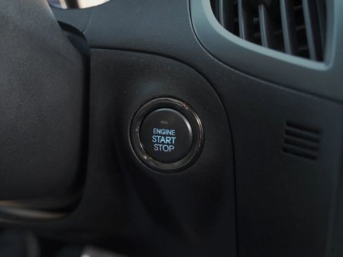 Used 2011 Hyundai Genesis 3.8 image 12