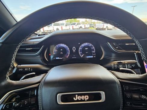 Used 2021 Jeep Grand Cherokee L Overland w/ Luxury Tech Group IV image 20