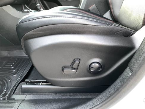 Used 2022 Jeep Cherokee Trailhawk w/ Premium Leather Package image 36