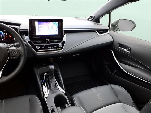 Used 2025 Toyota Corolla XSE image 16