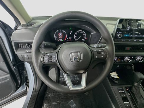 Used 2025 Honda CR-V LX image 8