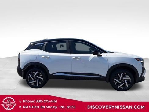 New 2026 Nissan Kicks SV w/ SV Premium Package FWD image 5