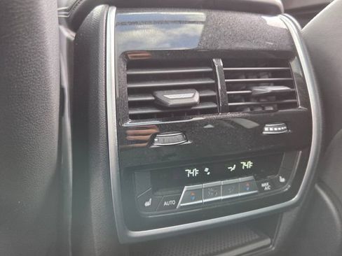 Used 2026 BMW X7 xDrive40i AWD/4WD image 15