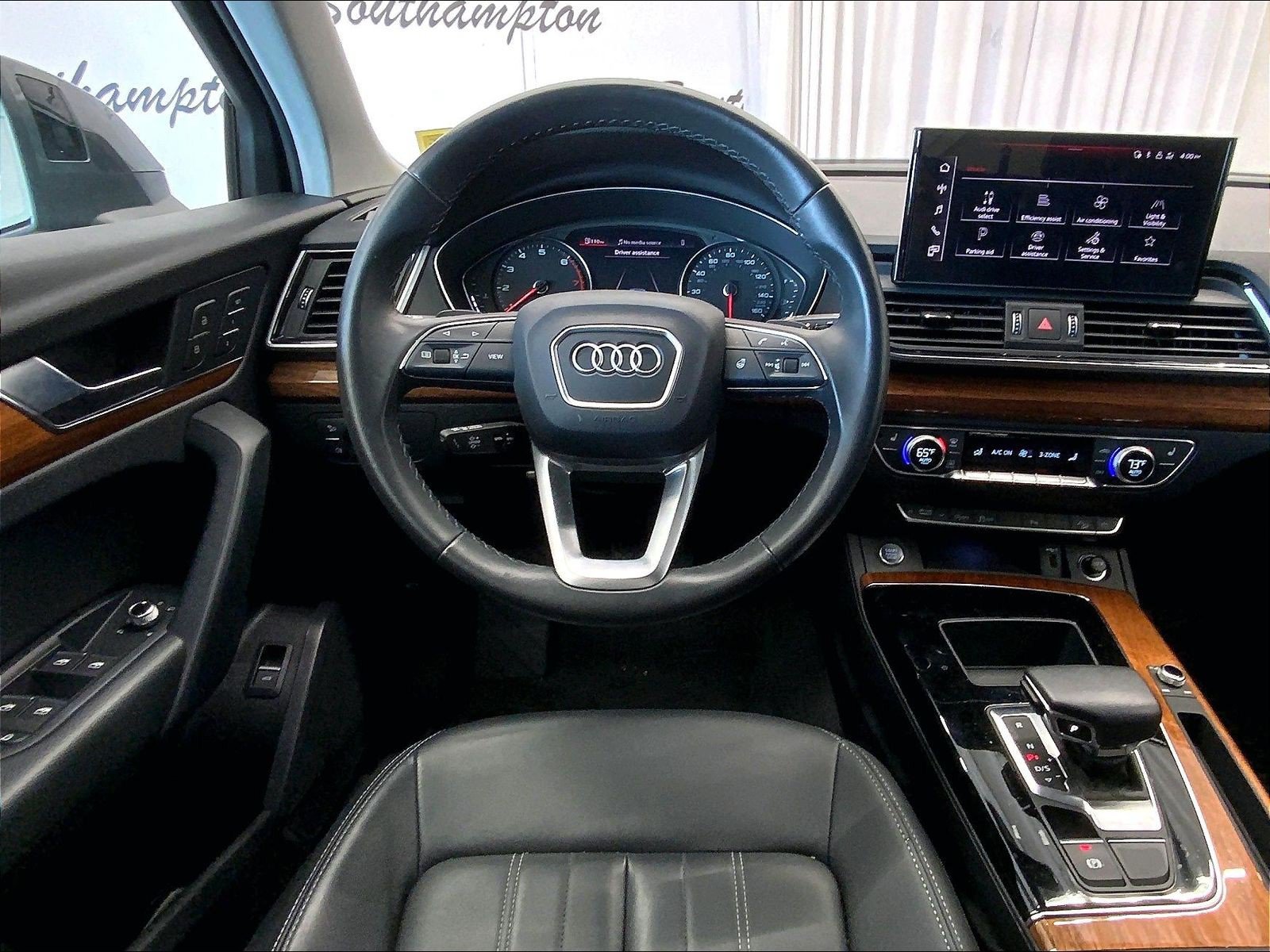 Certified 2023 Audi Q5 2.0T Premium w/ Convenience Package AWD/4WD image 4