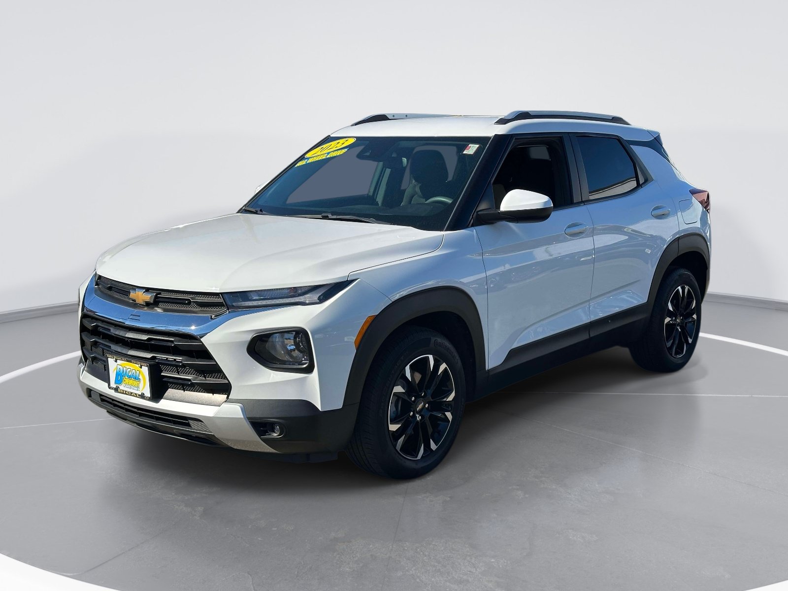 Used 2023 Chevrolet TrailBlazer LT FWD image 3