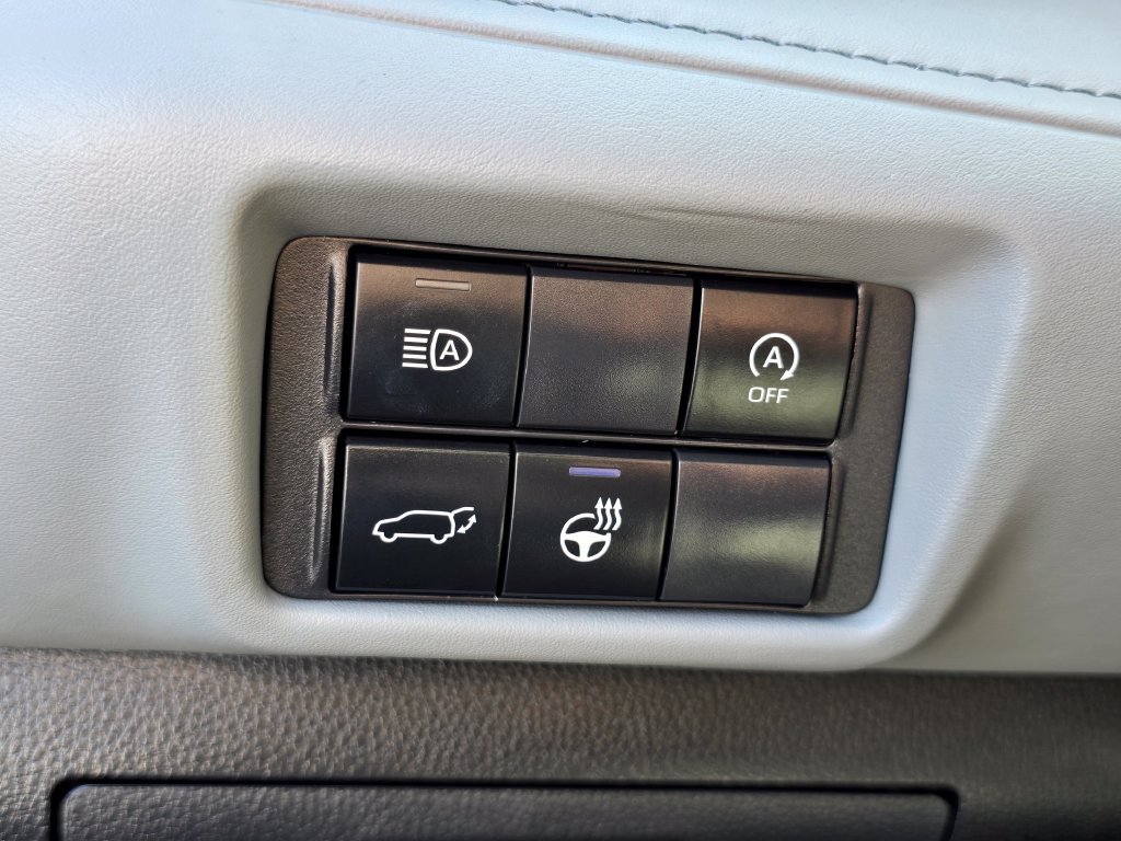 Used 2025 Toyota Highlander Limited AWD/4WD image 21