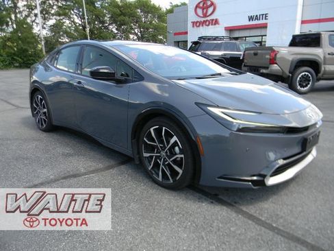 Used 2024 Toyota Prius Prime FWD image 1