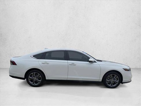 Certified 2025 Honda Accord EX-L image 4
