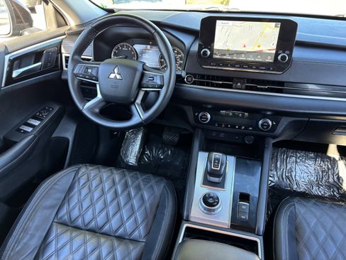 Used 2022 Mitsubishi Outlander SEL image 12