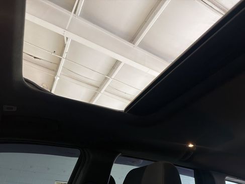 Used 2020 Jeep Grand Cherokee Laredo AWD/4WD image 13
