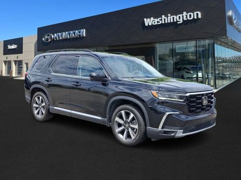 Used 2025 Honda Pilot Elite image 1