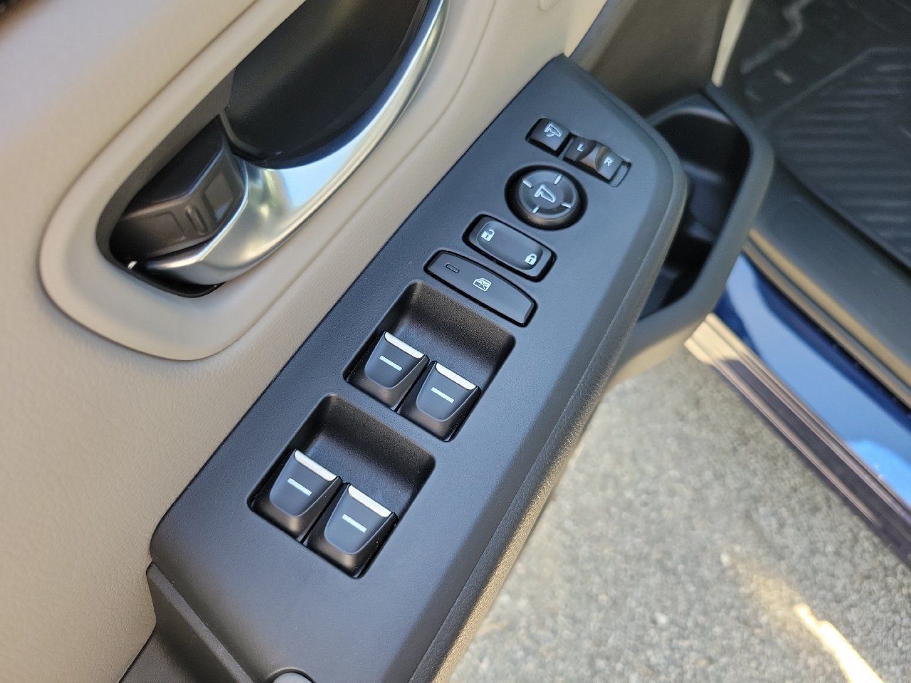 Used 2025 Honda Pilot Elite image 16