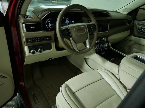 Used 2024 GMC Yukon Denali image 17