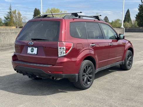 Used 2011 Subaru Forester 2.5X Premium w/ All-Weather Pkg image 5