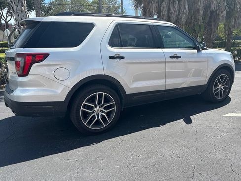 Used 2018 Ford Explorer Sport w/ Equipment Group 401A AWD/4WD image 3