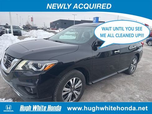 Used 2020 Nissan Pathfinder SL image 1
