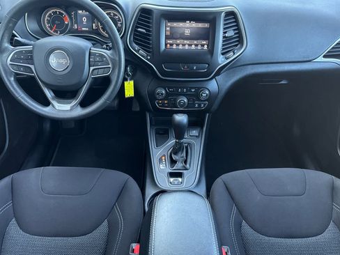 Used 2021 Jeep Cherokee Latitude FWD image 14