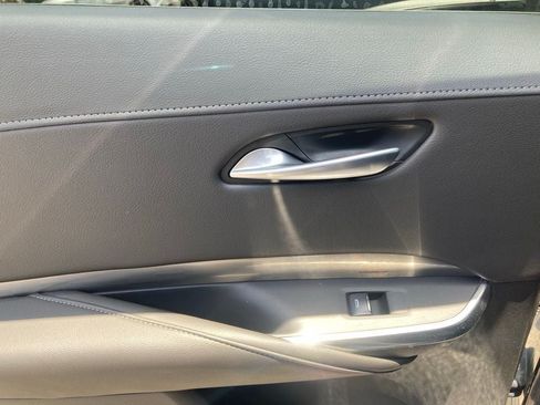Used 2025 Cadillac XT4 Premium Luxury FWD image 12